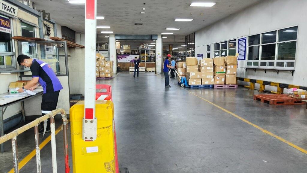 มือปราบพัสดุติดด่าน (FedEx, UPS, DHL) - 4